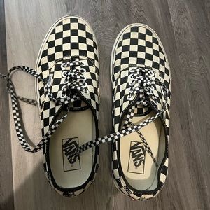Vans shoes unisex - US size 9 (men) and 10.5 (women)
